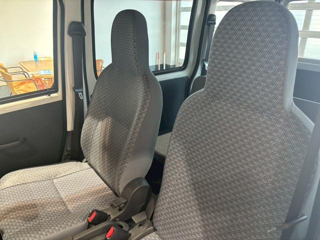 ハイゼットカーゴ 　禁煙車　純正オーディオ（ＦＭ／ＡＭ）　ＥＴＣ　マット　バイザー　スペアキー　パワステ（47枚目）