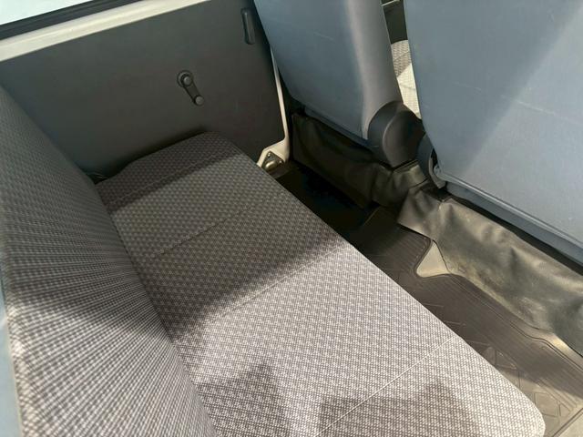 ハイゼットカーゴ 　禁煙車　純正オーディオ（ＦＭ／ＡＭ）　ＥＴＣ　マット　バイザー　スペアキー　パワステ（55枚目）
