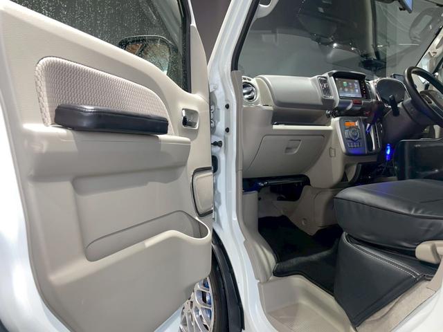 エブリイワゴン ＰＺターボスペシャル　ワンオーナー　禁煙車　ベッドキット　ロッドホルダー　ＢＢＳアルミホイール　外品ナビ　バックカメラ　ＥＴＣ　ドラレコ　スマホホルダー　両側電動スライドドア　外品マフラー　フルセグＴＶ　Ｂｌｕｅｔｏｏｔｈ（53枚目）