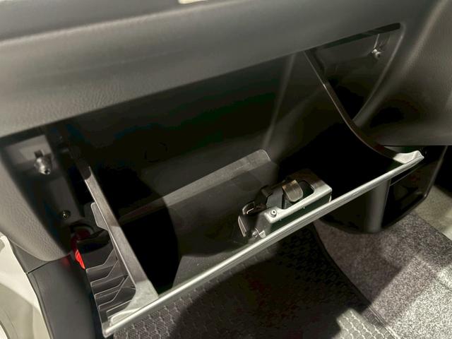 アルト Ｌ　禁煙車　オートライト　コーナーセンサー　シートヒーター　ＣＤチューナー　マット　バイザー　キーレス（50枚目）