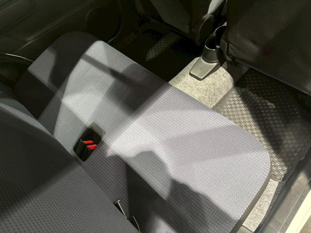 アルト Ｌ　禁煙車　オートライト　コーナーセンサー　シートヒーター　ＣＤチューナー　マット　バイザー　キーレス（56枚目）