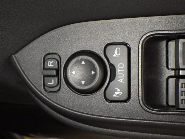 タント ファンクロスターボ　衝突被害軽減システム　両側電動スライド　ＬＥＤヘッドランプ　フルエアロ　アイドリングストップ（15枚目）