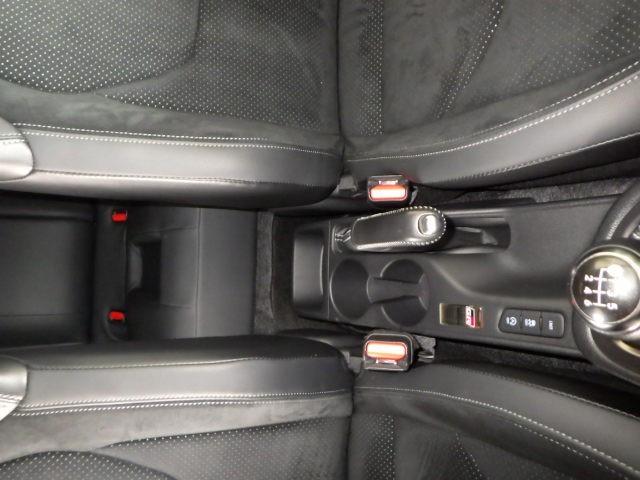 ＧＲヤリス ＲＺ　ハイパフォーマンス　４ＷＤ　メモリーナビ　ミュージックプレイヤー接続可　バックカメラ　衝突被害軽減システム　ＥＴＣ　ドラレコ　ＬＥＤヘッドランプ　アイドリングストップ（20枚目）