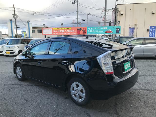 プリウス Ｓ　アイドリングストップ搭載　インテリキー　デュアルエアバック　エアＢ　イモビライザー　ナビＴＶ　ＡＵＴＯエアコン　横スベリ防止　衝突安全ボディ　ＥＴＣ装備　ＡＢＳ　サイドエアバッグ　パワーステアリング（8枚目）