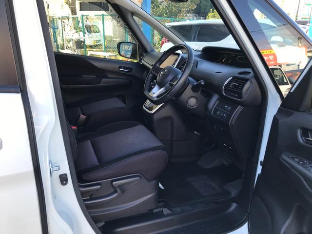 セレナ ハイウェイスター　Ｖセレクション　衝突安全ボディ　Ｉ－ＳＴＯＰ　地ＴＶ　ＶＤＣ　デュアルエアコン　Ａクルーズ　ＬＥＤヘッドライト　バックカメラ　オートライト　ＥＴＣ　３列シート　ＴＶナビ　キーレス　メモリーナビ　フルフラットシート（16枚目）