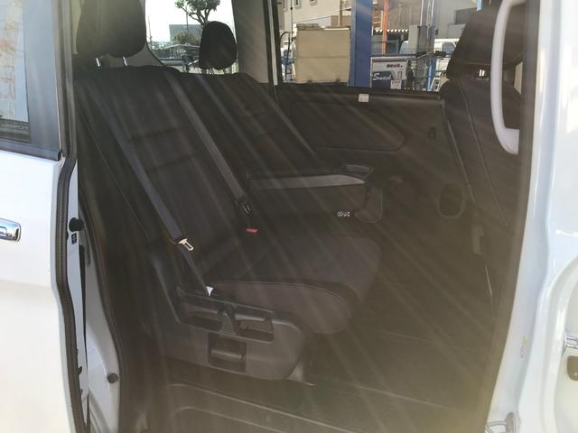 セレナ ハイウェイスター　Ｖセレクション　衝突安全ボディ　Ｉ－ＳＴＯＰ　地ＴＶ　ＶＤＣ　デュアルエアコン　Ａクルーズ　ＬＥＤヘッドライト　バックカメラ　オートライト　ＥＴＣ　３列シート　ＴＶナビ　キーレス　メモリーナビ　フルフラットシート（17枚目）