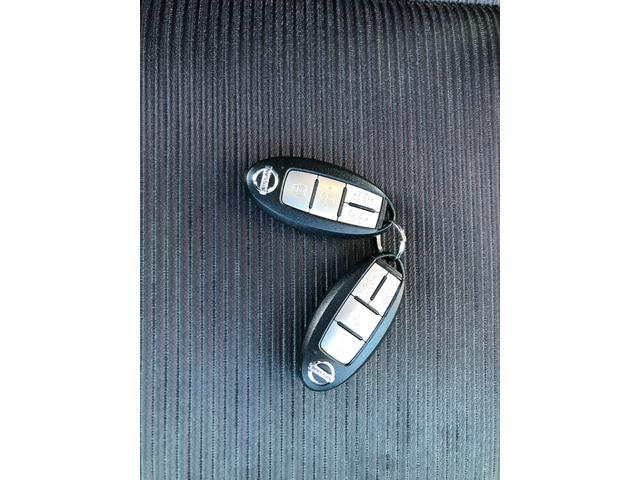 セレナ ハイウェイスター　Ｖセレクション　衝突安全ボディ　Ｉ－ＳＴＯＰ　地ＴＶ　ＶＤＣ　デュアルエアコン　Ａクルーズ　ＬＥＤヘッドライト　バックカメラ　オートライト　ＥＴＣ　３列シート　ＴＶナビ　キーレス　メモリーナビ　フルフラットシート（29枚目）