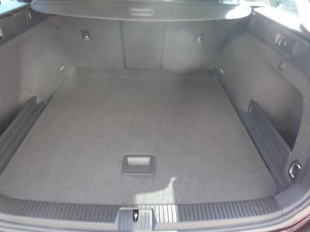 パサートヴァリアント TSIコンフォートライン 純正ナビディスカバープロ バックカメラ 純正17インチアルミホイール 運転席パワーシート アダプティブクルーズコントロール レーンアシスト ブラインドスポットディテクション オプティカルパーキング(21枚目)