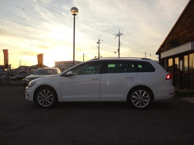 ゴルフヴァリアント TSI コンフォートライン テックエディション 純正ナビディスカバープロ バックカメラ アダプティブクルーズコントロール レーンアシスト 純正17インチアルミホイール LEDヘッドライト MTモード付7速DSGミッション パドルシフト(10枚目)