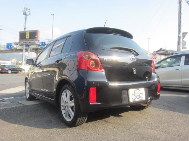 ���X�̎ԗ��̓X�^�b�t�̎�ɂ��A�o���������O�����L���C�ɂ��Ă��炲�[�Ԃ������܂����