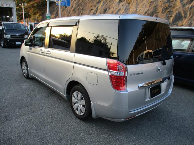 ステップワゴン Ｇ　Ｅセレクション　９インチナビ　スマートキー　フルセグ　両側パワスラ　ディーラー下取り（6枚目）