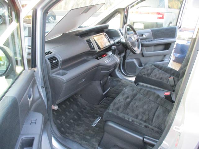 ステップワゴン Ｇ　Ｅセレクション　９インチナビ　スマートキー　フルセグ　両側パワスラ　ディーラー下取り（8枚目）