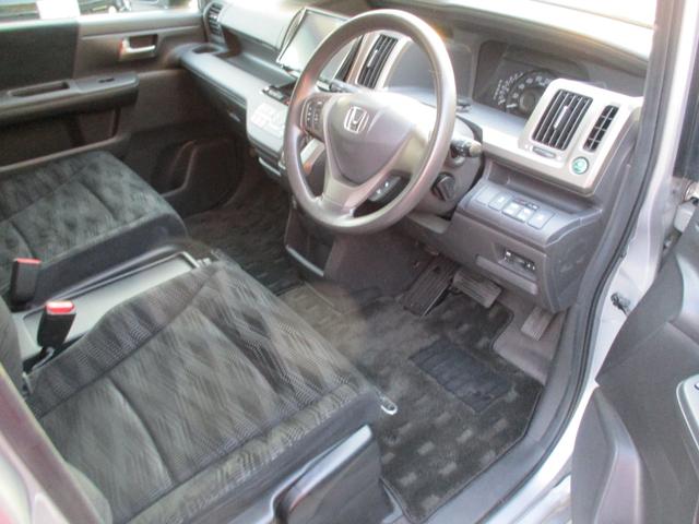 ステップワゴン Ｇ　Ｅセレクション　９インチナビ　スマートキー　フルセグ　両側パワスラ　ディーラー下取り（12枚目）