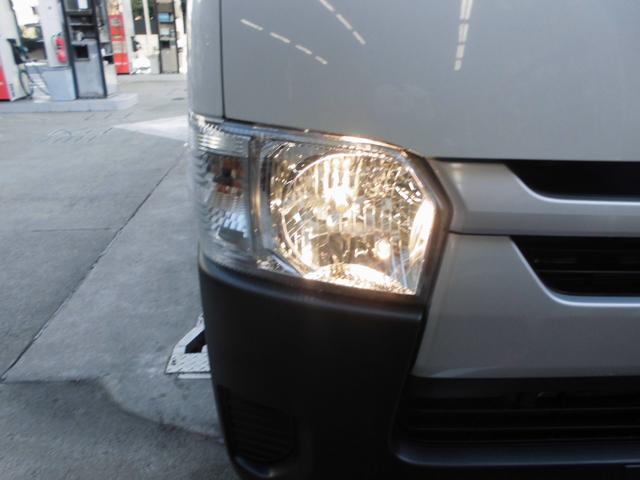 ハイエースバン ＤＸ　リアエアコン／リアヒーター付き　９インチフローティングナビ　ＣＤ／ＤＶＤ　Ｂｌｕｅｔｏｏｔｈ　ＥＴＣ２．０　インナーミラー型ドラレコ　シートカバー　ベッドキット　リアスモークフィルム（9枚目）