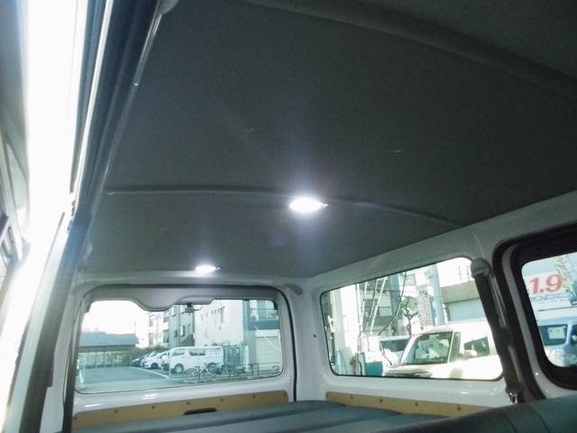 ハイエースバン ＤＸ　リアエアコン／リアヒーター付き　９インチフローティングナビ　ＣＤ／ＤＶＤ　Ｂｌｕｅｔｏｏｔｈ　ＥＴＣ２．０　インナーミラー型ドラレコ　シートカバー　ベッドキット　リアスモークフィルム（37枚目）