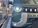 LEDオートヘッドライト。ライトの点け忘れ、消し忘れがなくなります。悪天候や夜間走行時も良好な視界を確保し安心して運転できる高輝度LEDヘッドライトを装備!点灯速度が早く、消費電力も抑えられています。