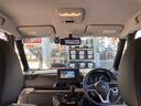 運転席からの前方視界は見開き角を広く設計し、運転しやすい広い視界を実現しています。