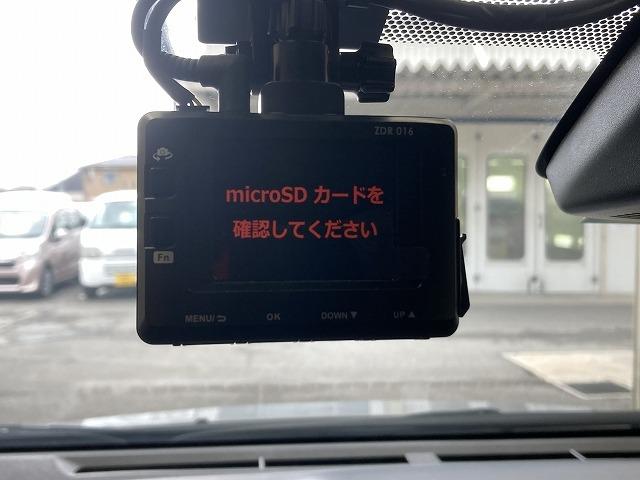 Ｓ　ナビ　フルセグＴＶ　バックカメラ　スマートキー　ＥＴＣ　電動格納ドアミラー　社外ＬＥＤフォグ　アイドリングストップ　衝突軽減ブレーキ　ＤＶＤ再生(19枚目)