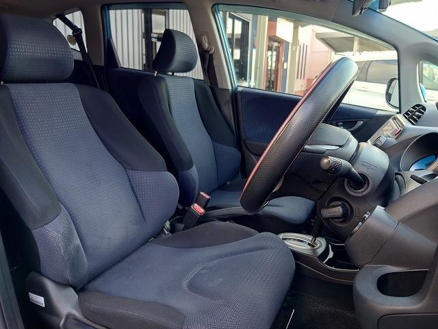 フィット G 禁煙車 スマートセレクション ナビ ワンセグTV バックカメラ スマートキー ETC 電動格納ドアミラー プライバシーガラス Wエアバッグ ABS ドライブレコーダー HIDヘッドライト(10枚目)
