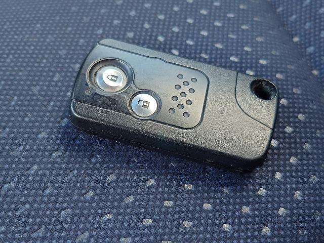 フィット G 禁煙車 スマートセレクション ナビ ワンセグTV バックカメラ スマートキー ETC 電動格納ドアミラー プライバシーガラス Wエアバッグ ABS ドライブレコーダー HIDヘッドライト(15枚目)