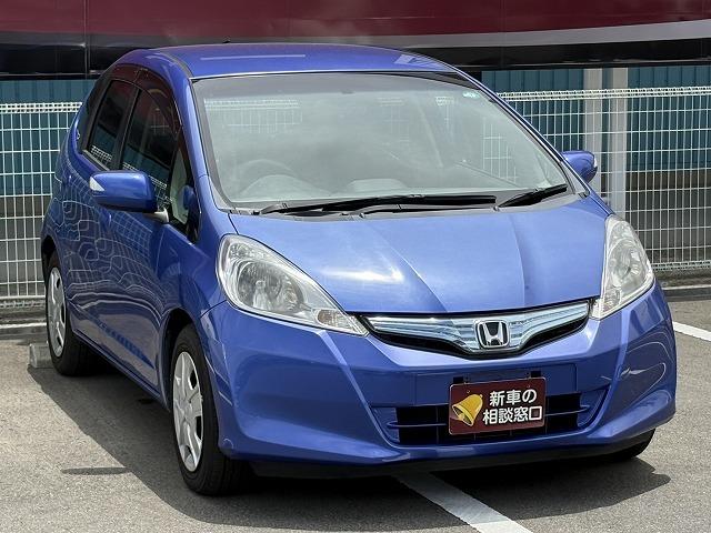 フィットハイブリッド スマートセレクション　禁煙車　ＨＤＤナビ　フルセグＴＶ　スマートキー　ＥＴＣ　電動格納ドアミラー　プライバシーガラス　アイドリングストップ（3枚目）