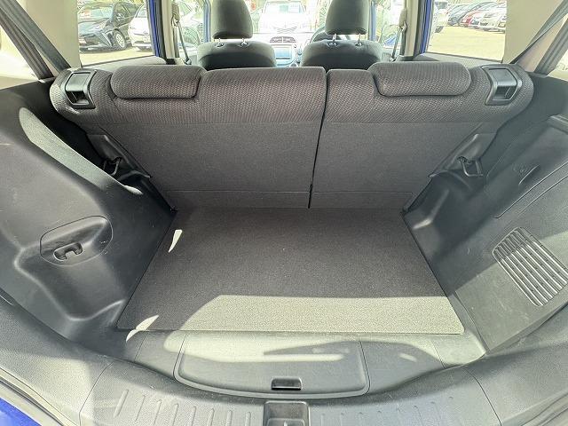 フィットハイブリッド スマートセレクション　禁煙車　ＨＤＤナビ　フルセグＴＶ　スマートキー　ＥＴＣ　電動格納ドアミラー　プライバシーガラス　アイドリングストップ（22枚目）