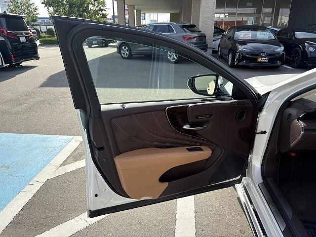 ＬＳ ＬＳ５００　Ｉパッケージ　禁煙車　ナビ　フルセグＴＶ　全方位カメラ　サンルーフ　革シート　パワーシート　シートエアコン・ヒーター　３眼ＬＥＤヘッドライト　ブラインドスポットモニター　ヘッドアップディスプレイ　ドラレコ（31枚目）