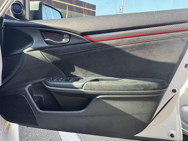 シビック タイプR 1オーナ/カスタム約150万/BLITZ車高調/TE37/BLITZレーシングラジエーター/Spoonローテンプサーモ/HKS(マフラー・エアインテーク・RタイプICキット・ICパイピングキット)(27枚目)