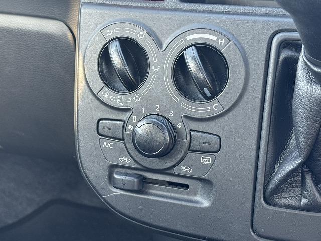 アルト Ｆ　マニュアルモード付きＡＴ・横滑り防止・ＣＤ・ＡＭ／ＦＭ・キーレス（5枚目）