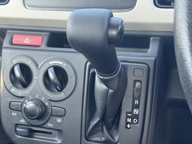 アルト Ｆ　マニュアルモード付きＡＴ・横滑り防止・ＣＤ・ＡＭ／ＦＭ・キーレス（6枚目）