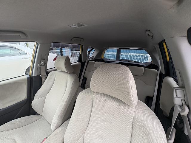 フィットハイブリッド CD・キーレス・クルコン・ステアリングリモコン・アイドリングストップ(19枚目)