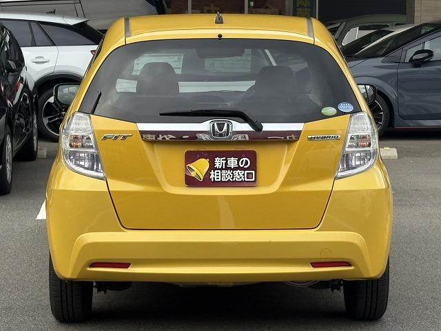 フィットハイブリッド CD・キーレス・クルコン・ステアリングリモコン・アイドリングストップ(23枚目)