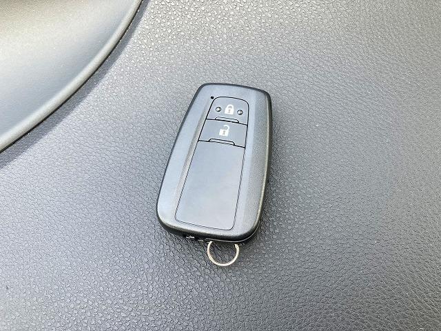 プリウス Ｓセーフティプラス　ＬＥＤヘッドライト・バックカメラ・デジタルインナーミラー・レーダークルーズ・障害物センサー・フォグライト・衝突軽減ブレーキ・フルセグＴＶ・Ｂｌｕｅｔｏｏｔｈ・メモリーナビ・ＥＴＣ・スマートキー（7枚目）