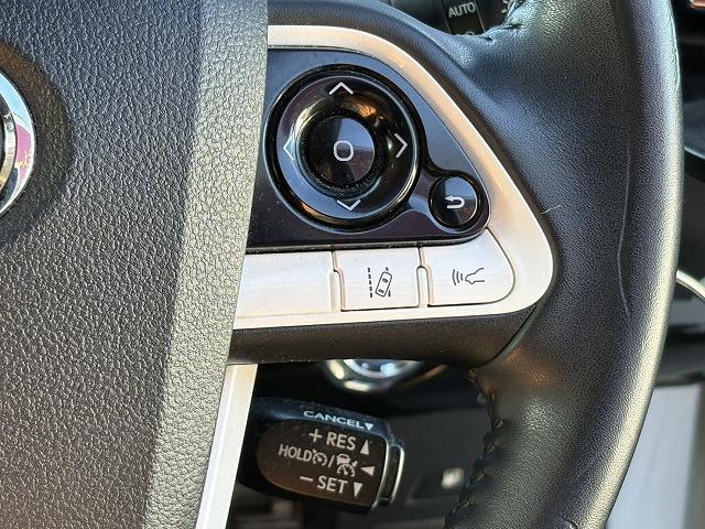 プリウス Ｓセーフティプラス　ＬＥＤヘッドライト・バックカメラ・デジタルインナーミラー・レーダークルーズ・障害物センサー・フォグライト・衝突軽減ブレーキ・フルセグＴＶ・Ｂｌｕｅｔｏｏｔｈ・メモリーナビ・ＥＴＣ・スマートキー（11枚目）