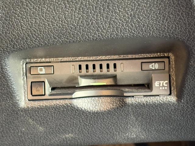 プリウス Ｓセーフティプラス　ＬＥＤヘッドライト・バックカメラ・デジタルインナーミラー・レーダークルーズ・障害物センサー・フォグライト・衝突軽減ブレーキ・フルセグＴＶ・Ｂｌｕｅｔｏｏｔｈ・メモリーナビ・ＥＴＣ・スマートキー（17枚目）