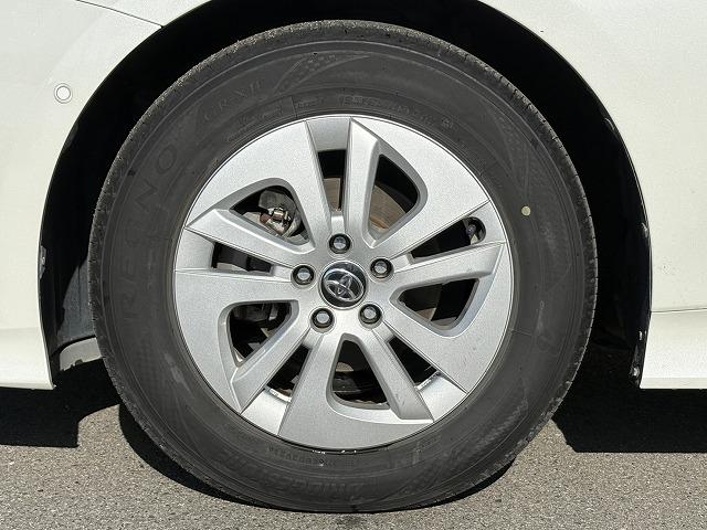 プリウス Ｓセーフティプラス　ＬＥＤヘッドライト・バックカメラ・デジタルインナーミラー・レーダークルーズ・障害物センサー・フォグライト・衝突軽減ブレーキ・フルセグＴＶ・Ｂｌｕｅｔｏｏｔｈ・メモリーナビ・ＥＴＣ・スマートキー（41枚目）