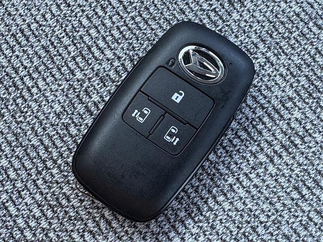 ムーヴキャンバス ストライプスＧ　両側電動スライド・ＬＥＤヘッドライト・シートヒーター・オートハイビーム・フォグライト・障害物センサー・衝突軽減ブレーキ・ステアリングリモコン・電動パーキングブレーキ・スマートキー（7枚目）