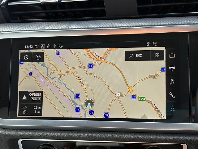 Ｑ３ ３５ＴＦＳＩアドバンスド　全方位モニタ・ＬＥＤヘッドライト・パワーバックドア・シートヒーター・白革シート・ＥＴＣ２．０・スマートキー・アイドリングストップ・電動格納ドアミラー・純正アルミホイール（13枚目）