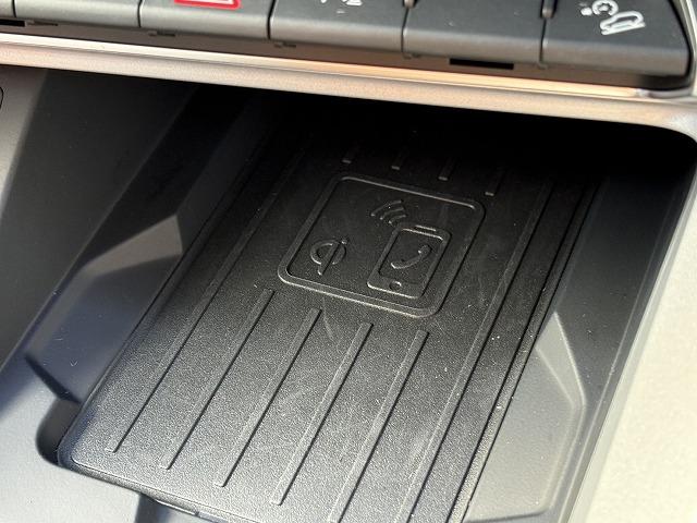 Ｑ３ ３５ＴＦＳＩアドバンスド　全方位モニタ・ＬＥＤヘッドライト・パワーバックドア・シートヒーター・白革シート・ＥＴＣ２．０・スマートキー・アイドリングストップ・電動格納ドアミラー・純正アルミホイール（16枚目）