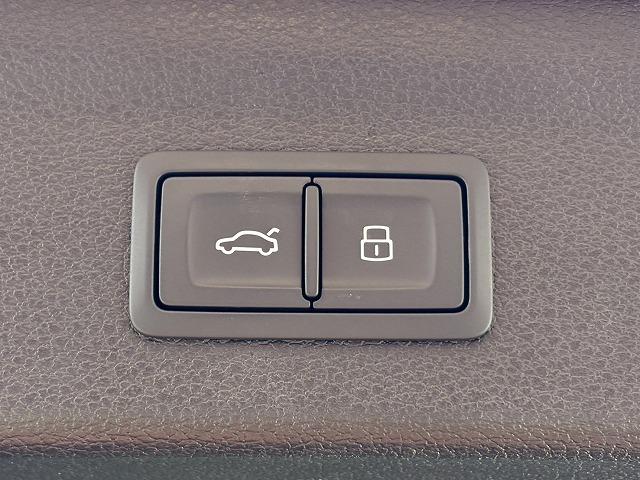 Ｑ３ ３５ＴＦＳＩアドバンスド　全方位モニタ・ＬＥＤヘッドライト・パワーバックドア・シートヒーター・白革シート・ＥＴＣ２．０・スマートキー・アイドリングストップ・電動格納ドアミラー・純正アルミホイール（21枚目）