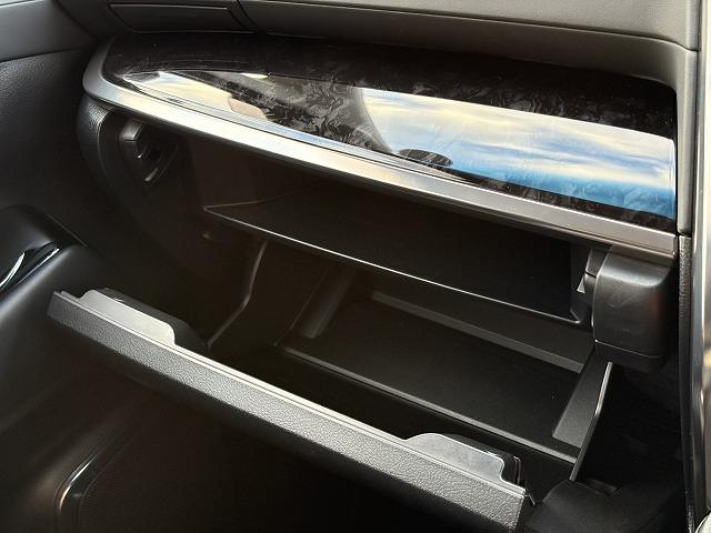 アルファード ２．５Ｓ　Ｃパッケージ　禁煙車・ムーンルーフ・両側パワースライド・モデリスタエアロ・ＬＥＤヘッドライト・ＢＳＭ・デジタルミラー・電動リアゲート・後席モニター・シートベンチレーション／ヒーター・ＥＴＣ・スマートキー（21枚目）