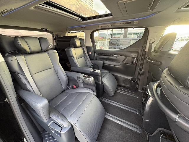 アルファード ２．５Ｓ　Ｃパッケージ　禁煙車・ムーンルーフ・両側パワースライド・モデリスタエアロ・ＬＥＤヘッドライト・ＢＳＭ・デジタルミラー・電動リアゲート・後席モニター・シートベンチレーション／ヒーター・ＥＴＣ・スマートキー（23枚目）