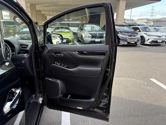 アルファード ２．５Ｓ　Ｃパッケージ　禁煙車・ムーンルーフ・両側パワースライド・モデリスタエアロ・ＬＥＤヘッドライト・ＢＳＭ・デジタルミラー・電動リアゲート・後席モニター・シートベンチレーション／ヒーター・ＥＴＣ・スマートキー（44枚目）
