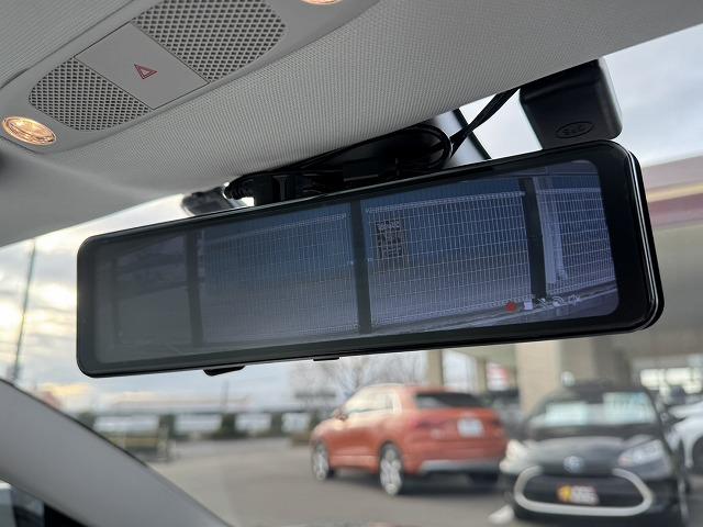 モデル３ ロングレンジ　ＡＷＤ　ワンオーナー／禁煙車／オートパイロット／白革シート／ガラスルーフ／ＥＴＣ２．０／全方位カメラ／ハンドルヒーター／シートヒーター／オートパイロット／カードキー（13枚目）