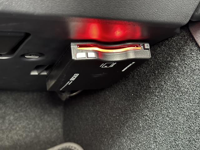 モデル３ ロングレンジ　ＡＷＤ　ワンオーナー／禁煙車／オートパイロット／白革シート／ガラスルーフ／ＥＴＣ２．０／全方位カメラ／ハンドルヒーター／シートヒーター／オートパイロット／カードキー（15枚目）