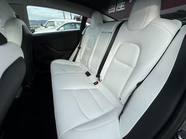 モデル３ ロングレンジ　ＡＷＤ　ワンオーナー／禁煙車／オートパイロット／白革シート／ガラスルーフ／ＥＴＣ２．０／全方位カメラ／ハンドルヒーター／シートヒーター／オートパイロット／カードキー（22枚目）