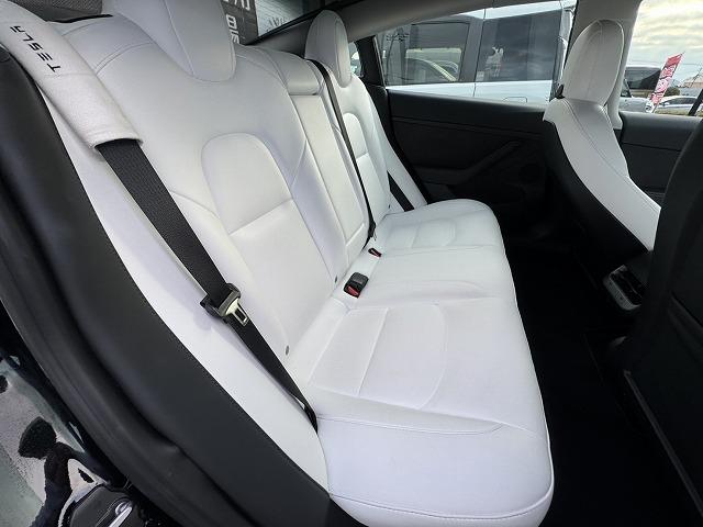 モデル３ ロングレンジ　ＡＷＤ　ワンオーナー／禁煙車／オートパイロット／白革シート／ガラスルーフ／ＥＴＣ２．０／全方位カメラ／ハンドルヒーター／シートヒーター／オートパイロット／カードキー（23枚目）