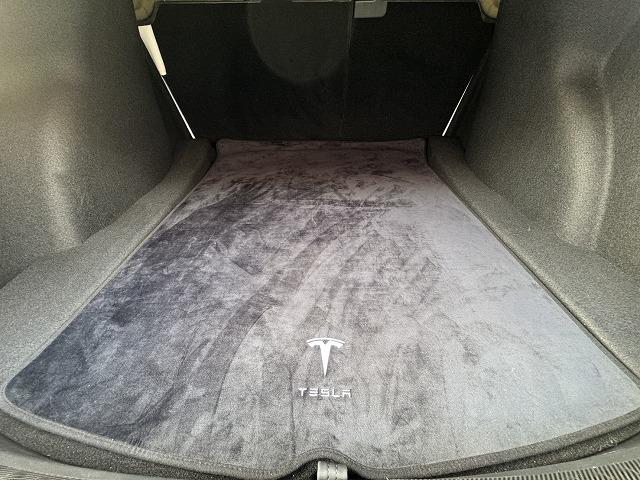 モデル３ ロングレンジ　ＡＷＤ　ワンオーナー／禁煙車／オートパイロット／白革シート／ガラスルーフ／ＥＴＣ２．０／全方位カメラ／ハンドルヒーター／シートヒーター／オートパイロット／カードキー（29枚目）