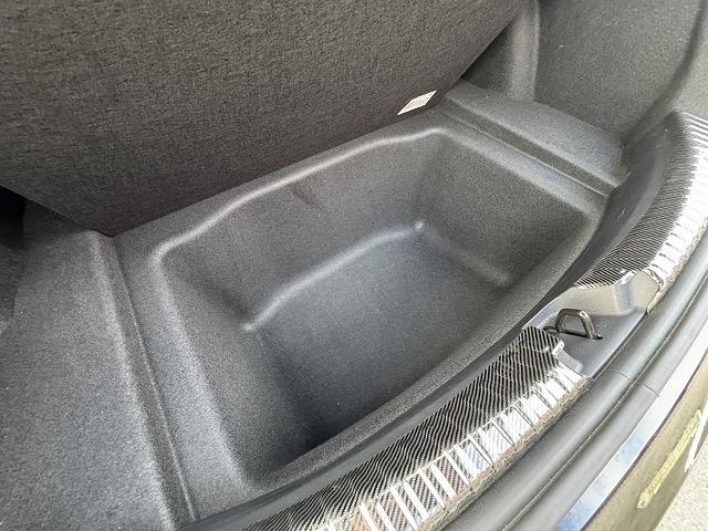 モデル３ ロングレンジ　ＡＷＤ　ワンオーナー／禁煙車／オートパイロット／白革シート／ガラスルーフ／ＥＴＣ２．０／全方位カメラ／ハンドルヒーター／シートヒーター／オートパイロット／カードキー（30枚目）