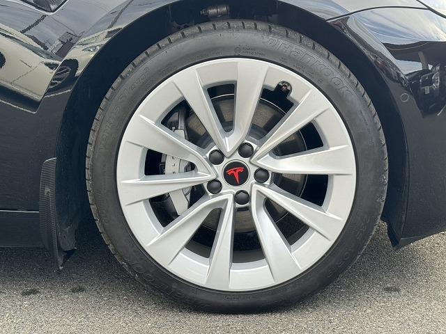 モデル３ ロングレンジ　ＡＷＤ　ワンオーナー／禁煙車／オートパイロット／白革シート／ガラスルーフ／ＥＴＣ２．０／全方位カメラ／ハンドルヒーター／シートヒーター／オートパイロット／カードキー（31枚目）